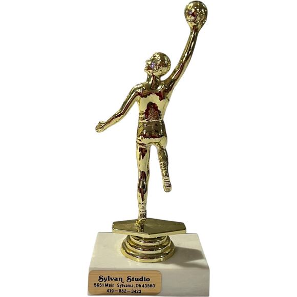 Boys basketball Trophy - Picture 4 of 7